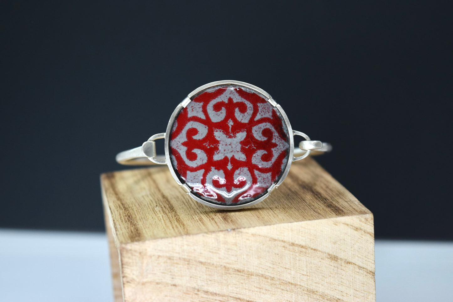 Red/Khaki Patterned Tension Bracelet