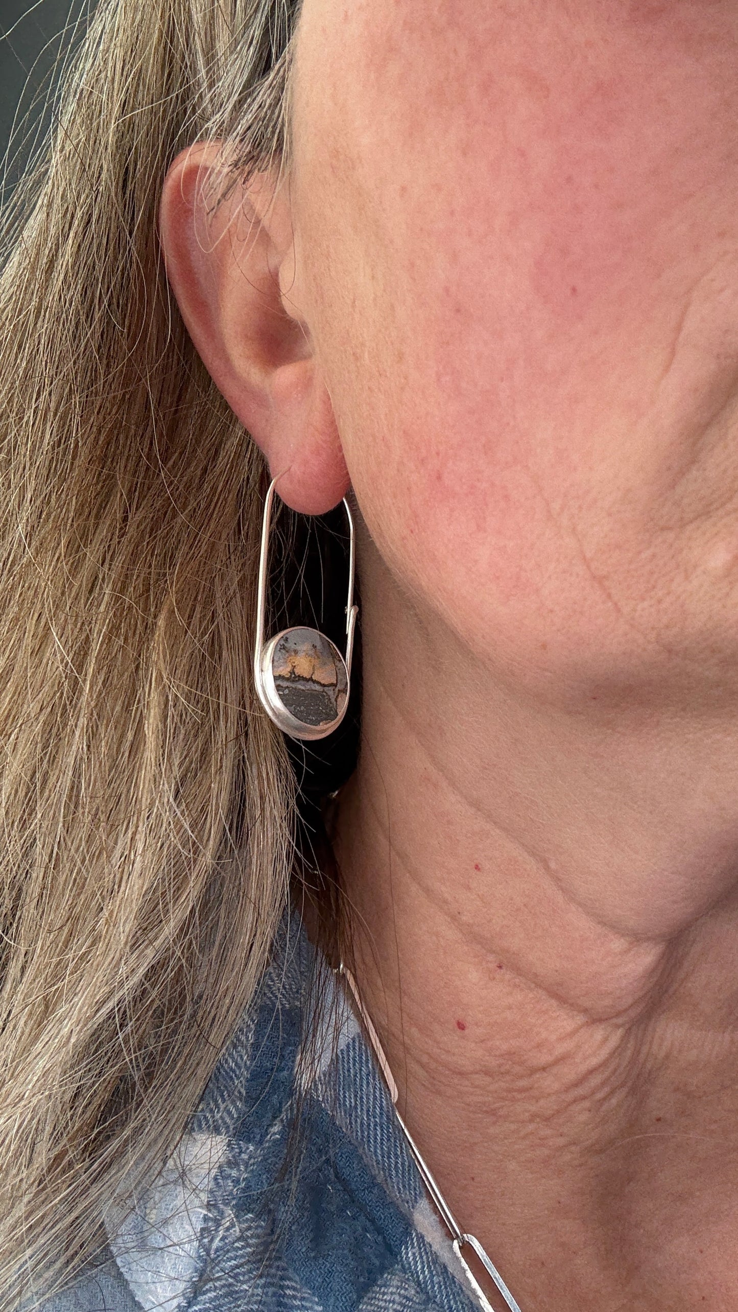 Stylized hoop- maligano jasper circles