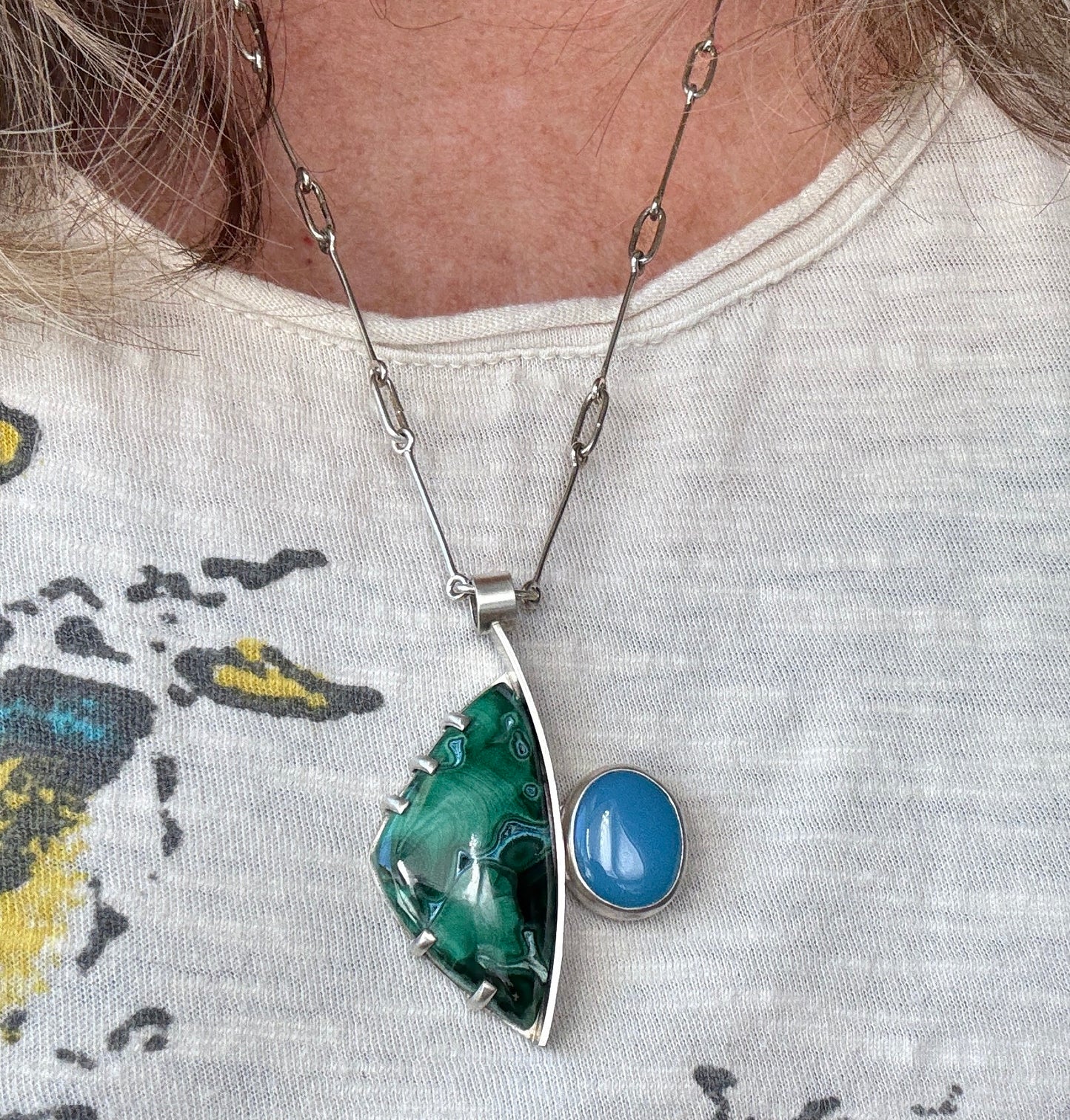 On the Curve Neckpiece