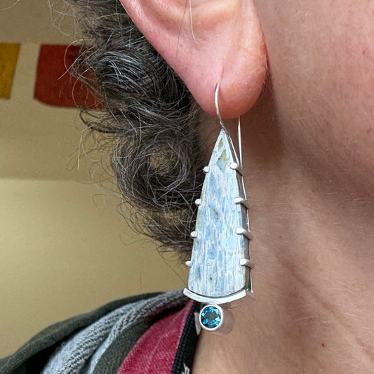Shield Maiden - pocket agate and topaz