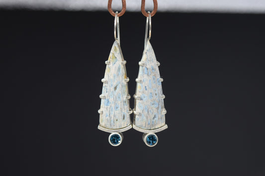 Shield Maiden - pocket agate and topaz