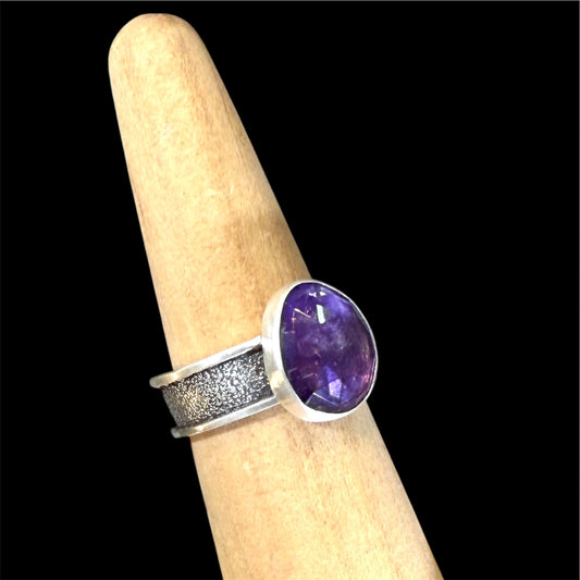 Resting Amethyst Ring