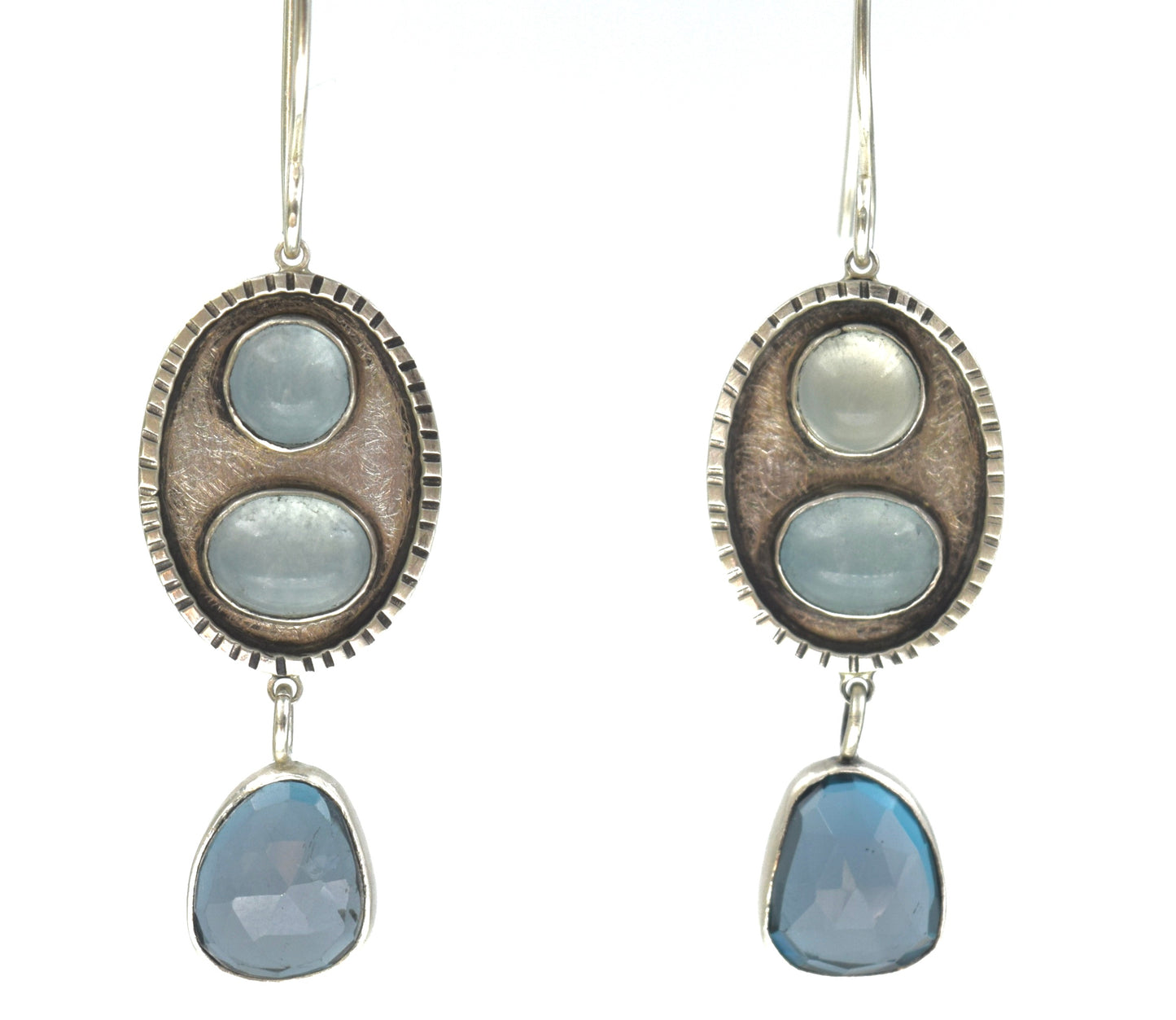 The moon & her daughters